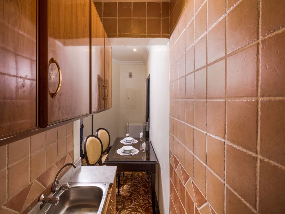 OYO 131 Al Hamra Palace AlJawazat Branch
