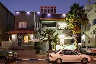 Crown Sea Hostel