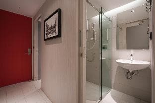 Sleep Box Sukhumvit 22