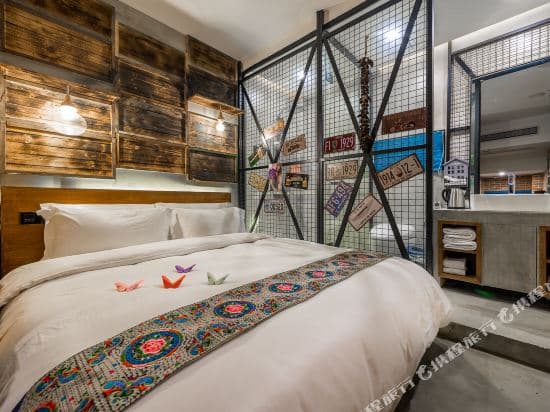 Denghou Light Luxury Hotel (Shanghai Expo Park)