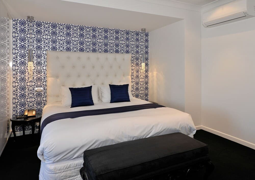 Black Swan Lakeside Boutique Hotel