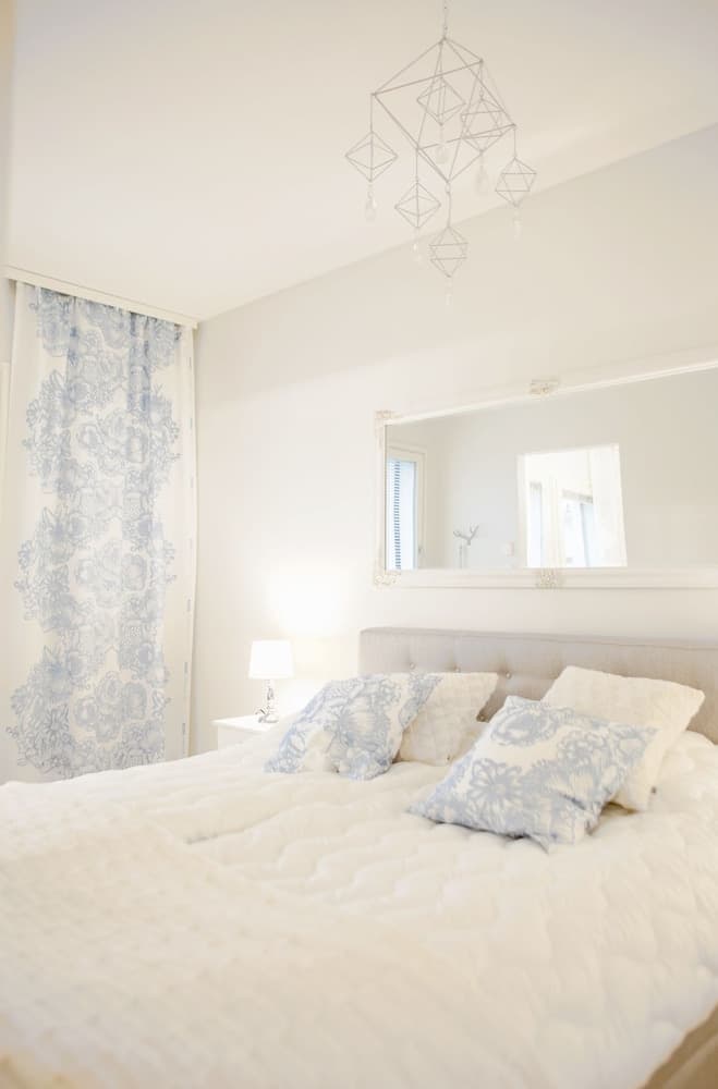 Crystal Suites 1