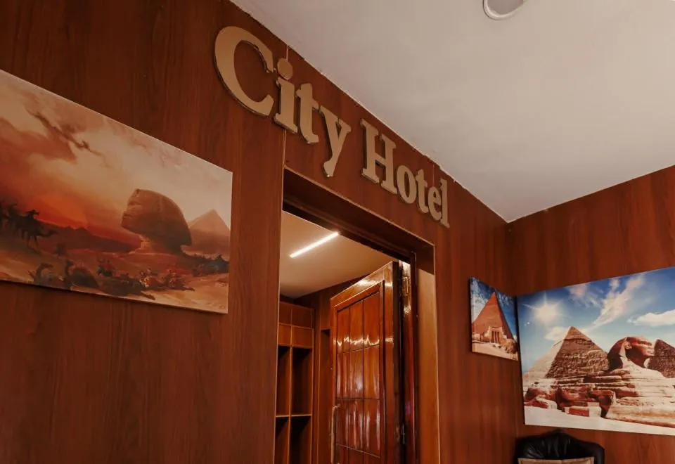 City Hotel