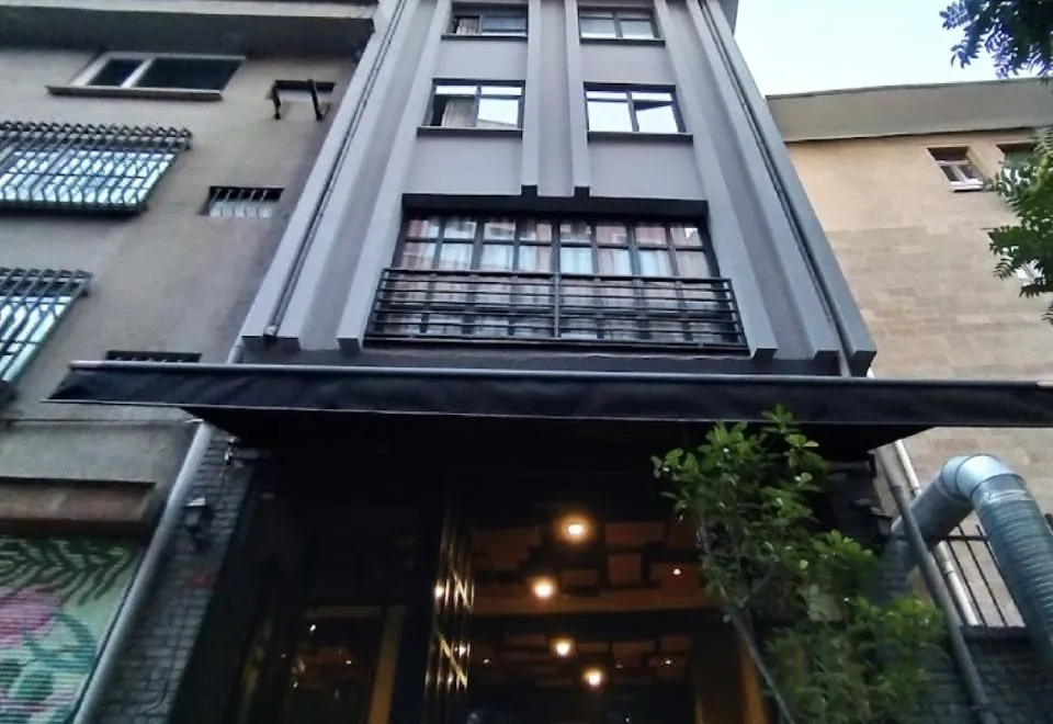 Mates Port Hotel