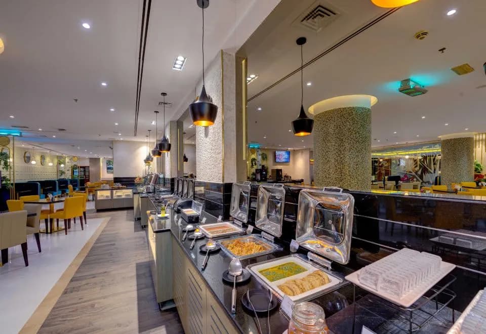 Howard Johnson Plaza By Wyndham Dubai Deira