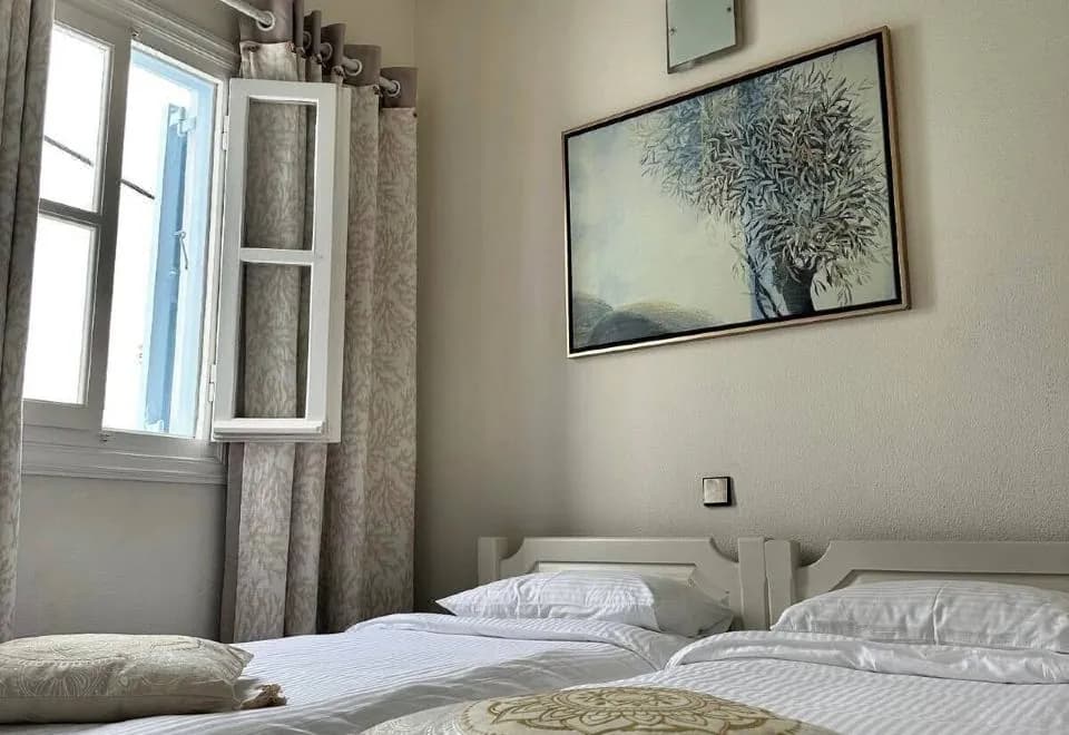 Le Coq Apartments