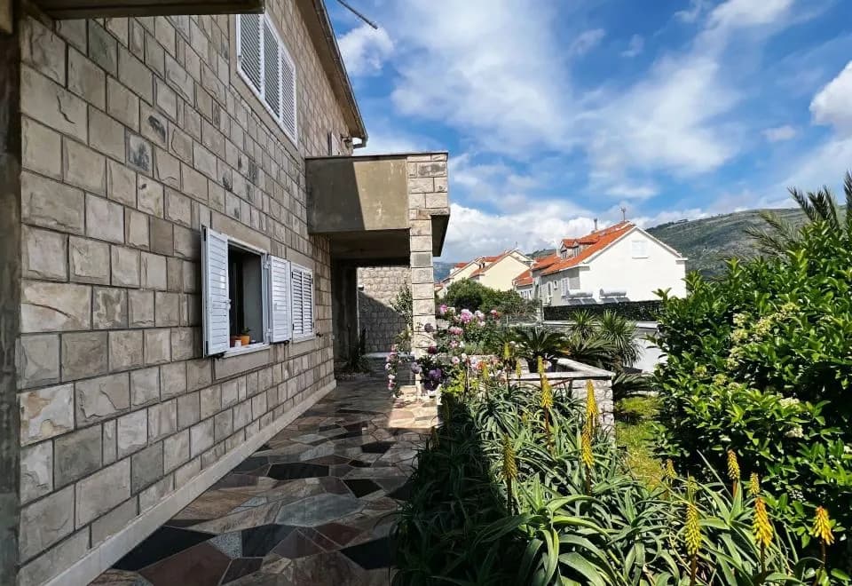 Apartments & Rooms Tapera