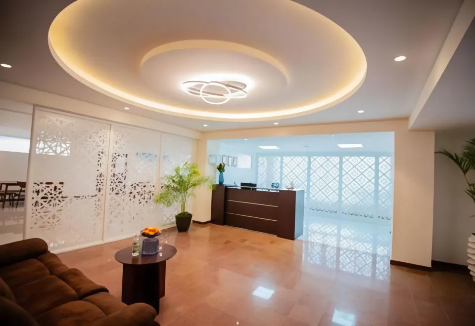 The Crossroads Hotel, Westlands