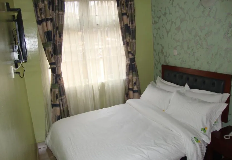 Ash White Hotel