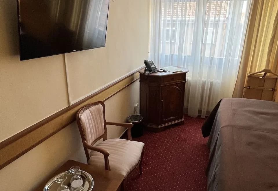 FLEUR DE LIS HOTEL