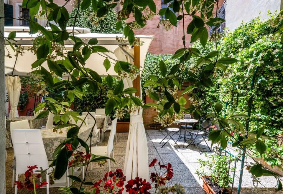 Hotel Apostoli Garden