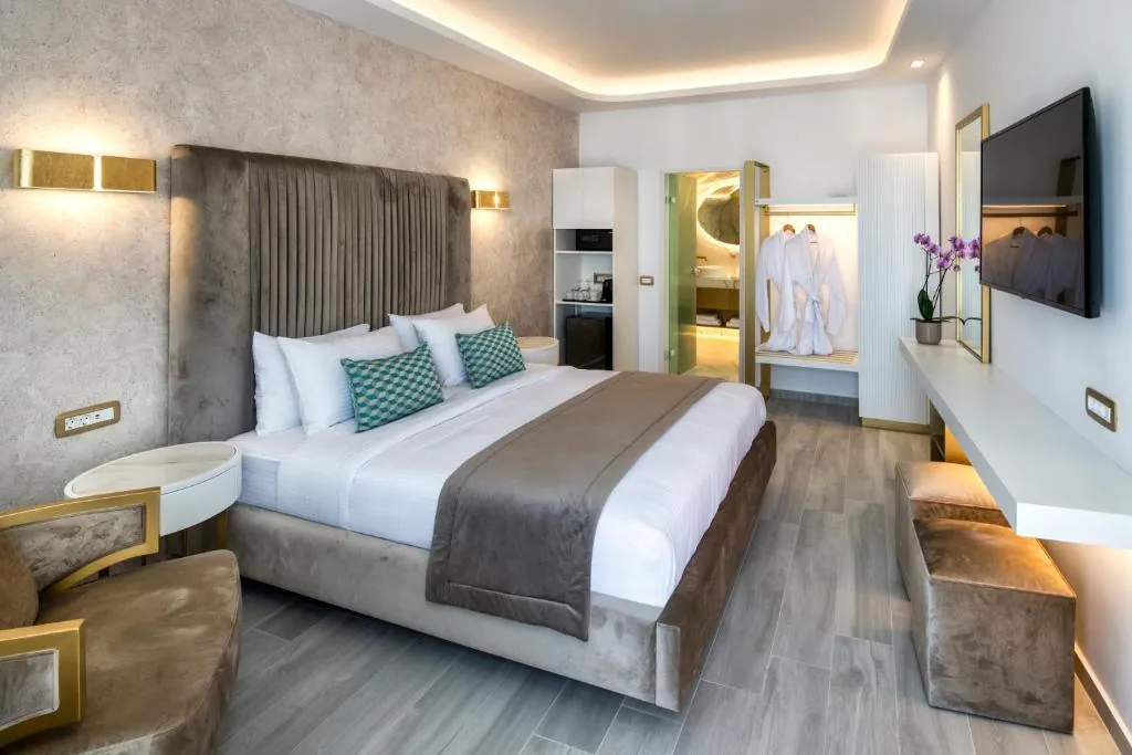 Aura Suites