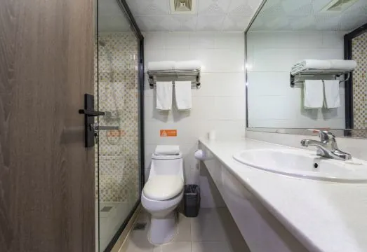 Aio Esports Hotel (Shanghai Bund Nanjing Road Pedestrian Street)