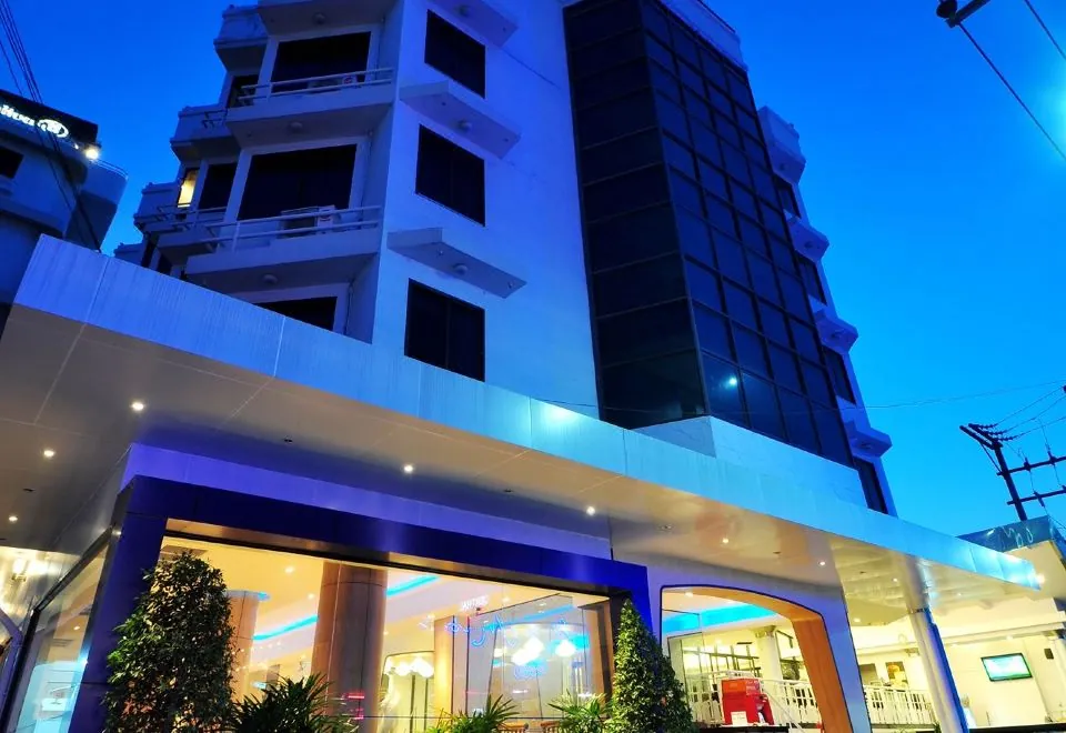 Flipper Lodge Hotel