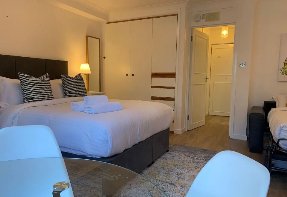 Marlyn Lodge – City of London