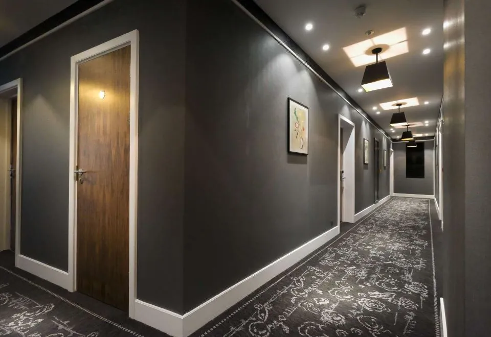 Morton Hotel