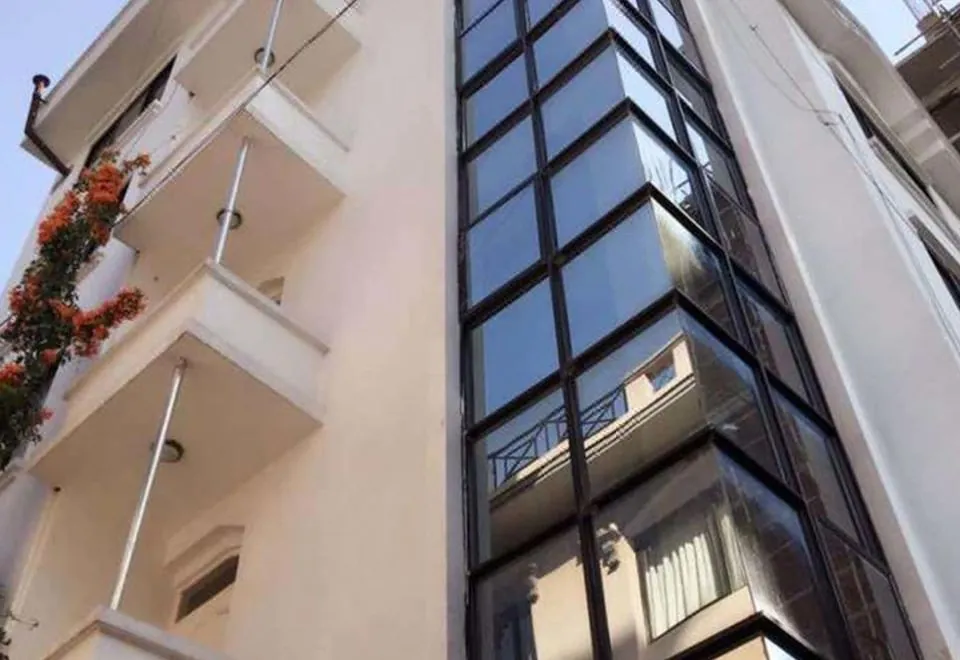 Four Red Doors Apartments