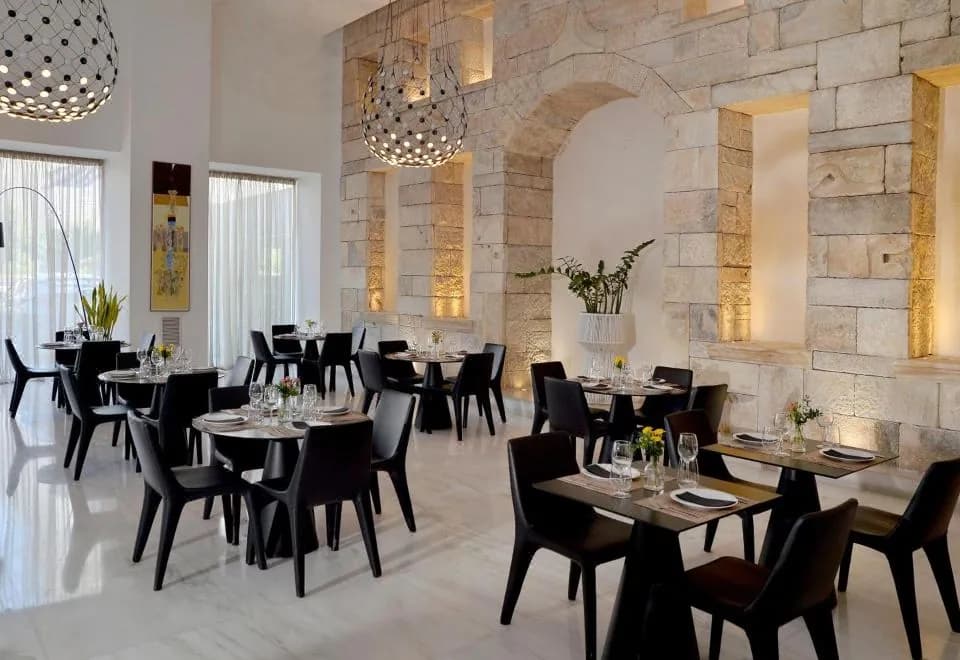 Athenaeum Grand Hotel