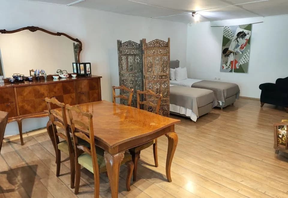 Ulysses Apartments