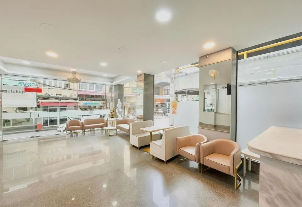 ABCYQ Hotel