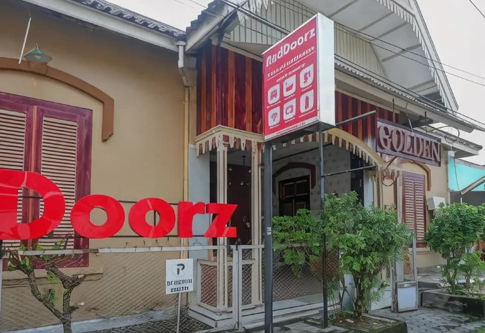RedDoorz @ Golden Inn Tugu Yogyakarta
