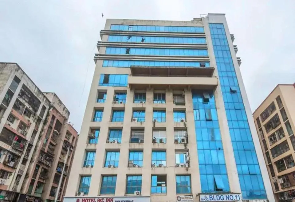 Hotel Pearl's BKC INN- Near Trade Centre