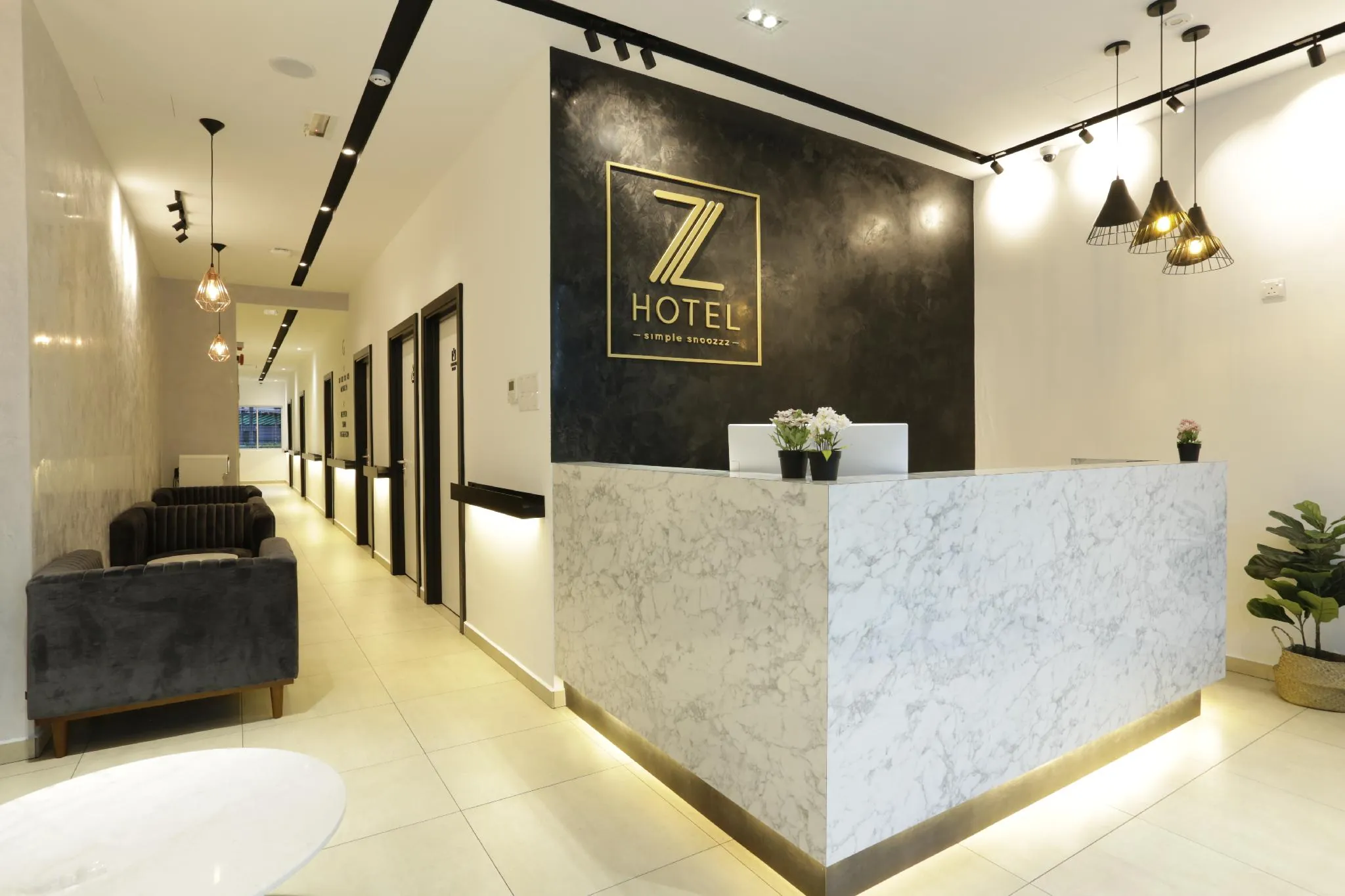 Z Hotel Ara Damansara, LRT, Mall, Airport