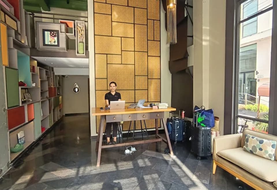 Uno Express Asoke Sukhumvit Bangkok