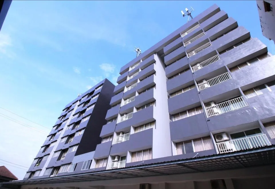 Lee Place Phatthanakan Condo