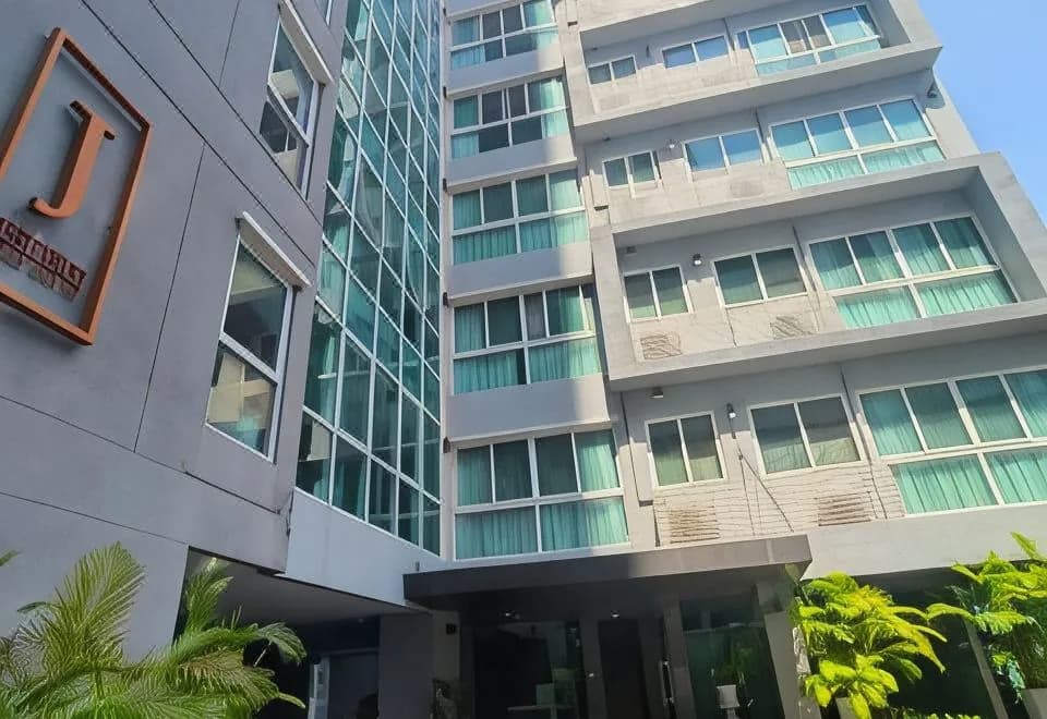 J Residence Thonglor 8