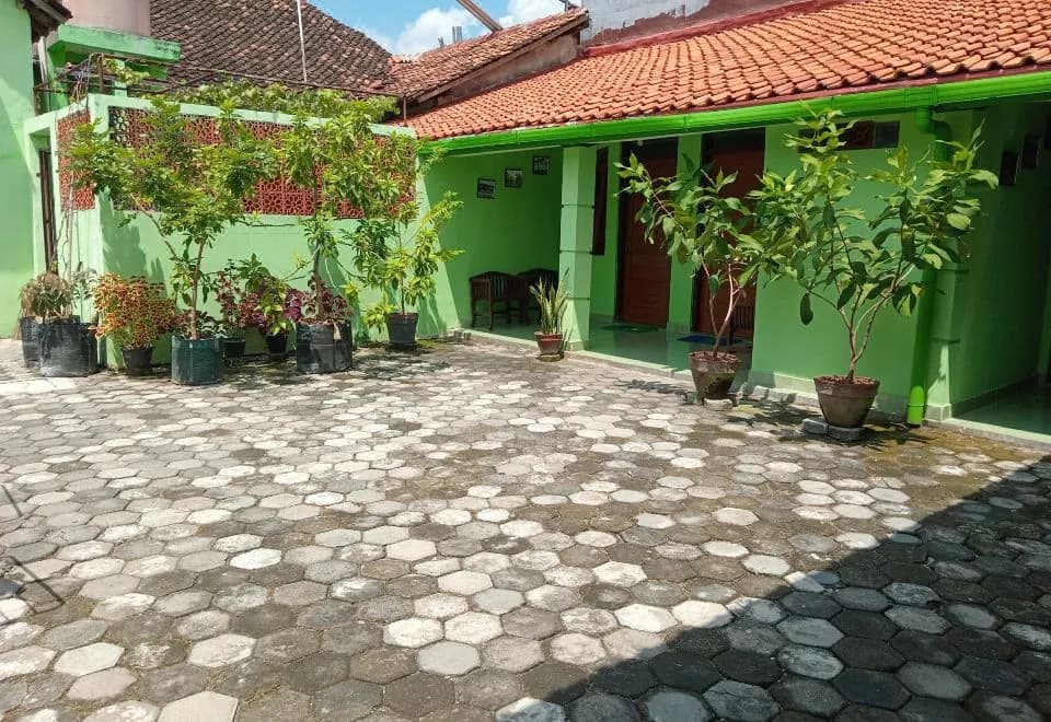 Omah 365 Homestay