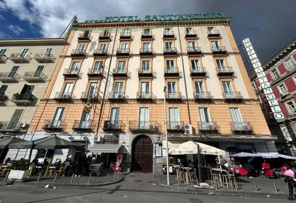 TRACK 60 - PRIVATE ROOMS GARIBALDI