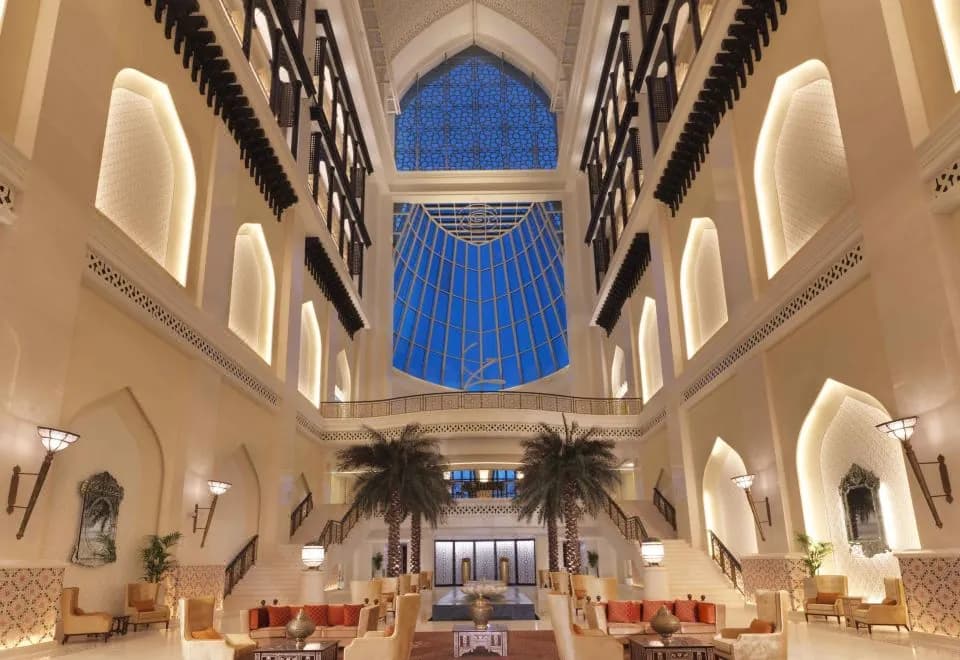 Bab Al Qasr Hotel