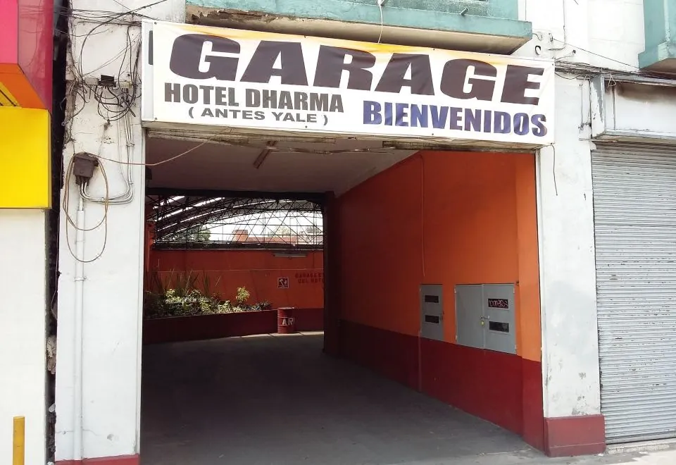 Hotel Dharma