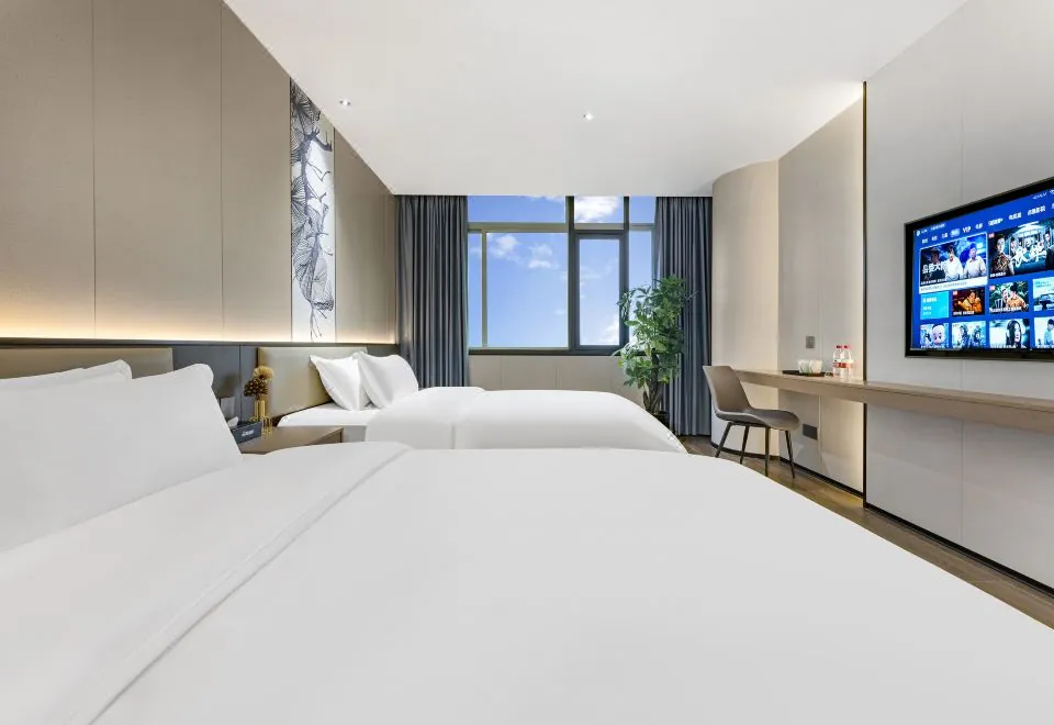 Yayi Hotel(Huangpu Dashadong Subway Station Store)