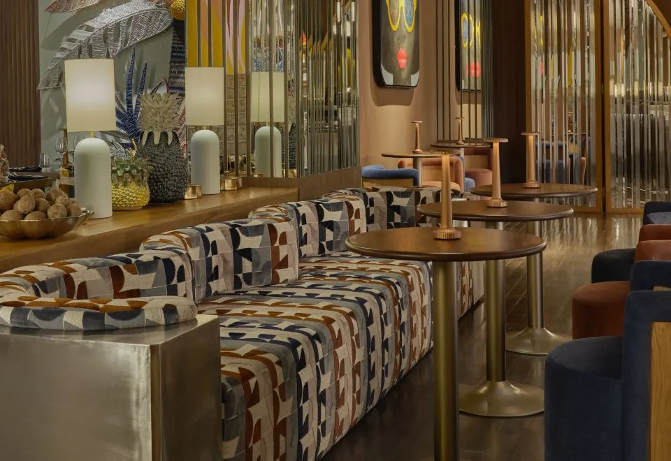 Public House Bangkok, a Member of Design Hotels