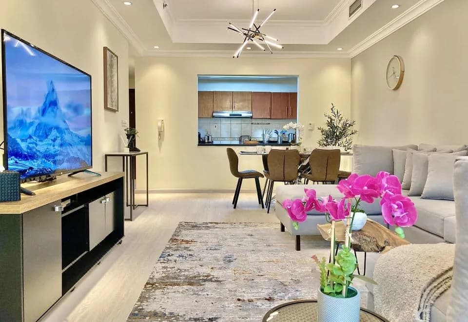 White Sage - Lakefront Apartment Amidst Parks With Lake Access