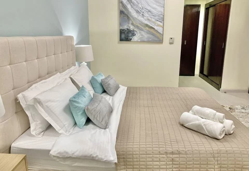White Sage - Lakefront Apartment Amidst Parks With Lake Access
