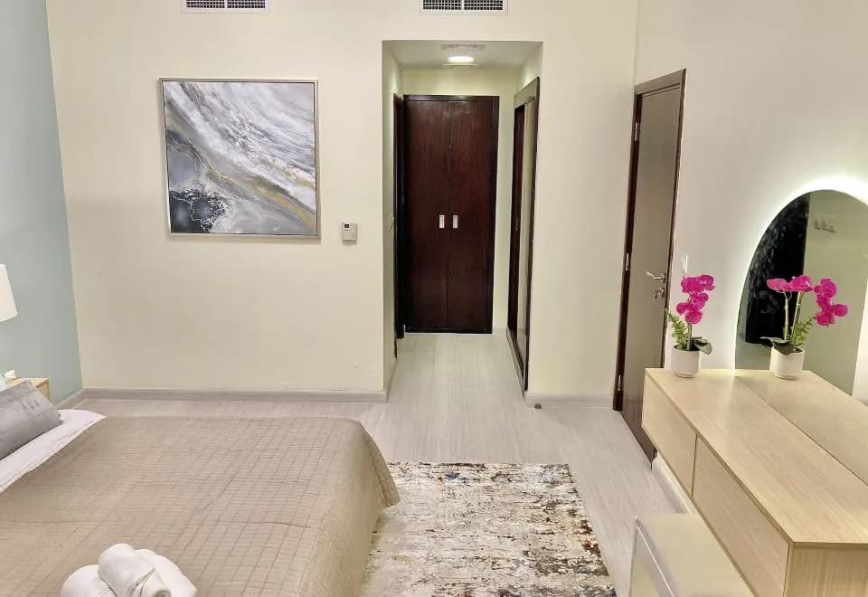 White Sage - Lakefront Apartment Amidst Parks With Lake Access