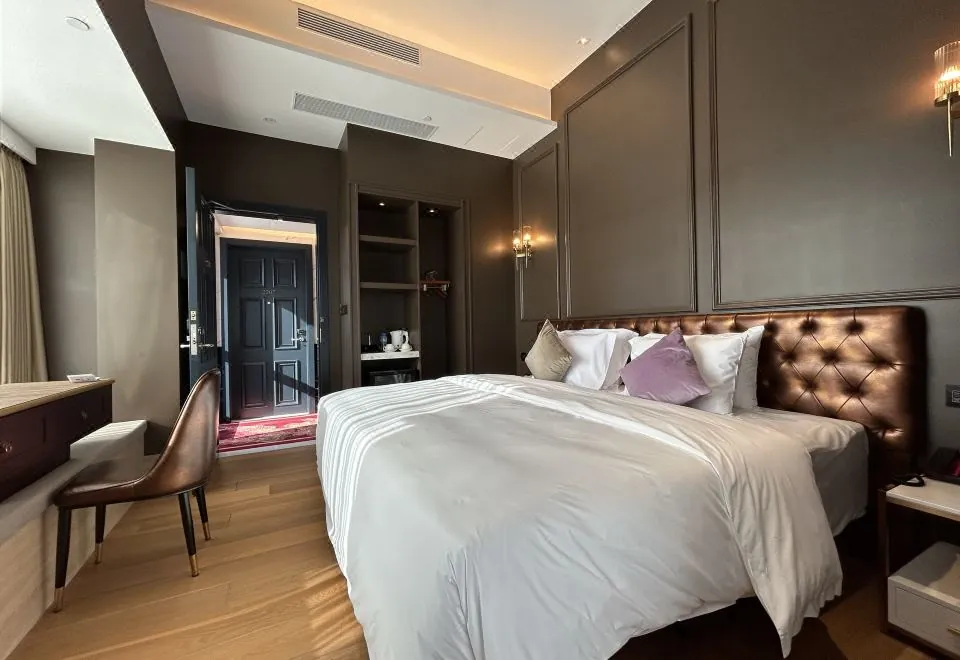 England Marina Club Hotel