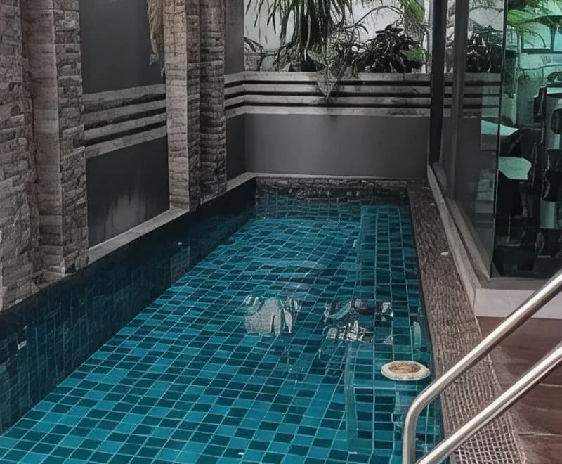 J RESIDENCE