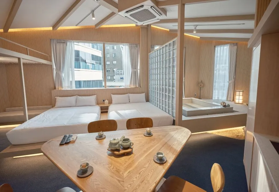 UH SUITE SEOUL SQUARE