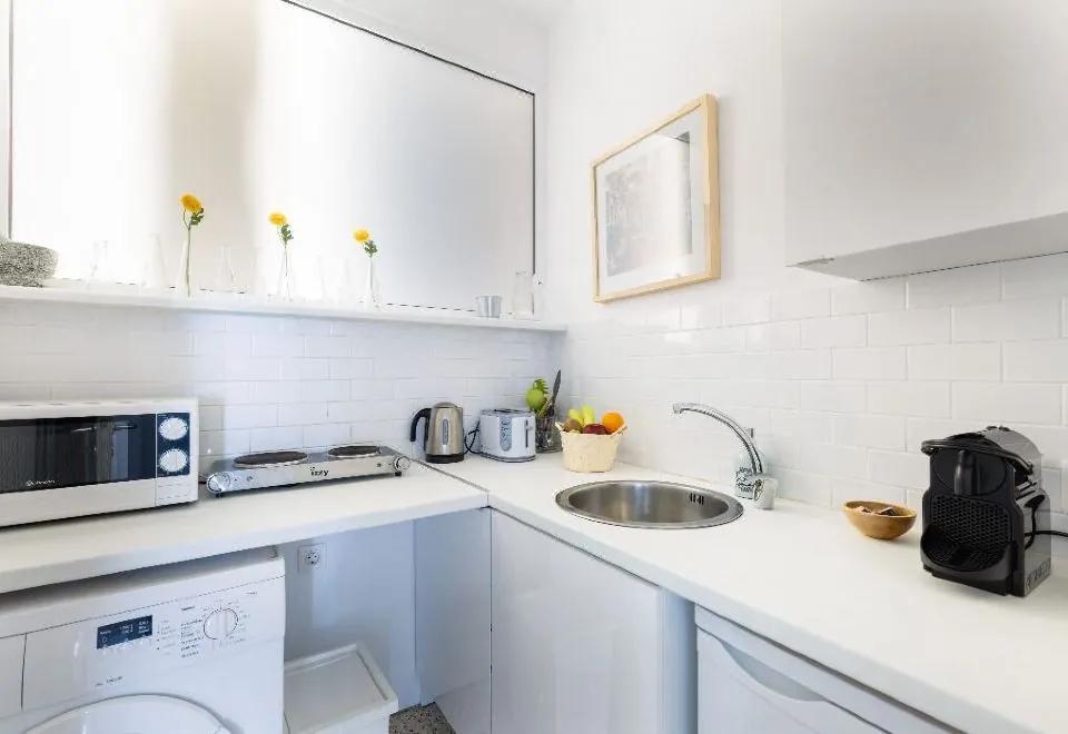 Parthenon Apartment