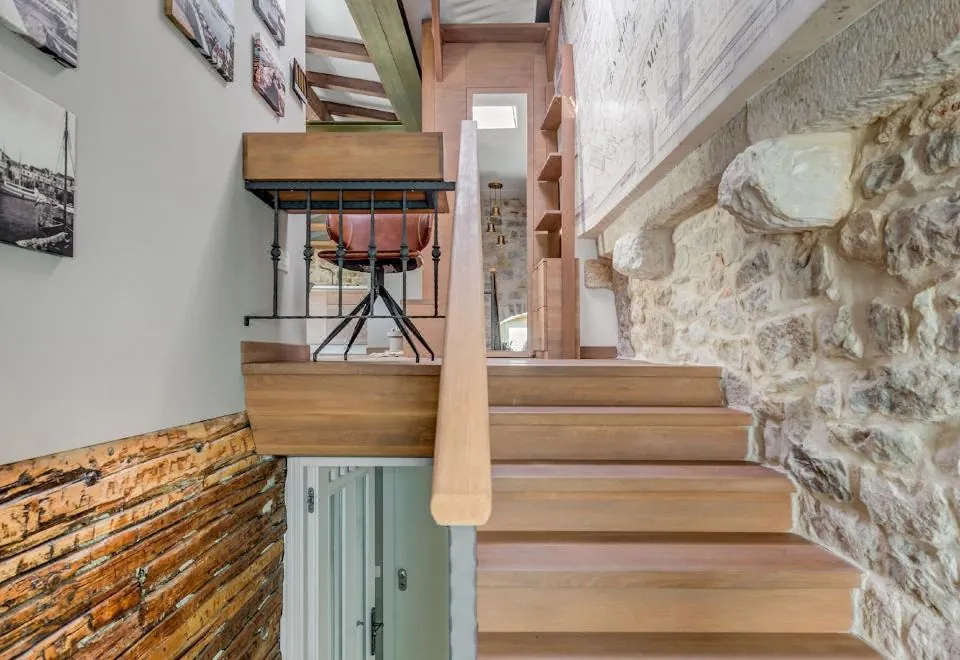 Split Palace Luxury Retreat