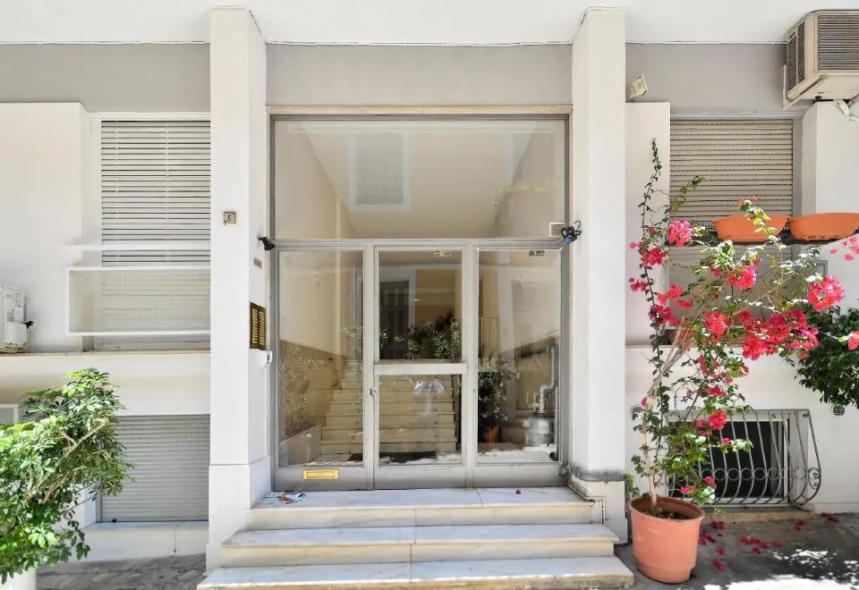 Plaka Elegant Apartment