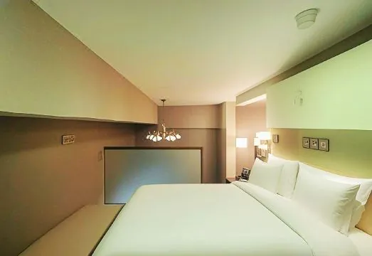 Guoyu Hotel Apartment (Shanghai Guang Conference and Exhibition Center Caobao Road Subway Station)