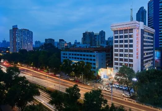 Kaixuanlong Hotel (Guangzhou Huanshi Road Ouzhuang Metro Station)