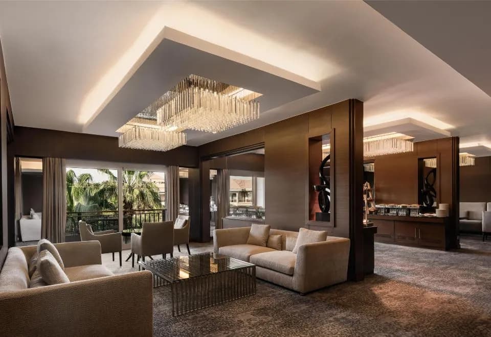 Dusit Thani LakeView Cairo