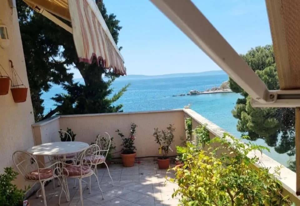 Beach Apartment - Demi