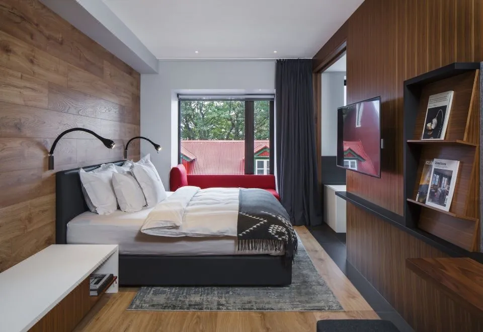 Ion City Hotel